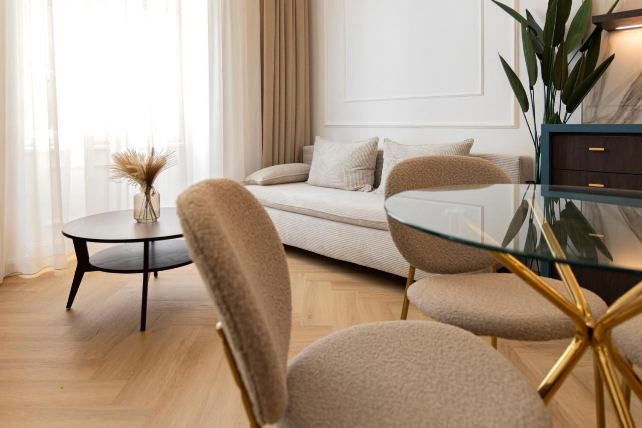 Geneve - Old Town Apartment Братислава Екстер'єр фото